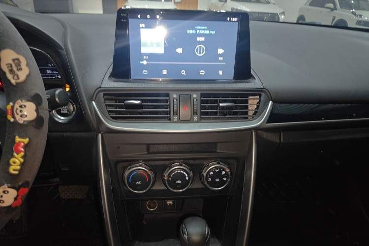Used Mazda CX-4 2018 2.0L Automatic Two-Wheel Drive Blue Sky Dynamic Version China V Standard Audio And AC Panel