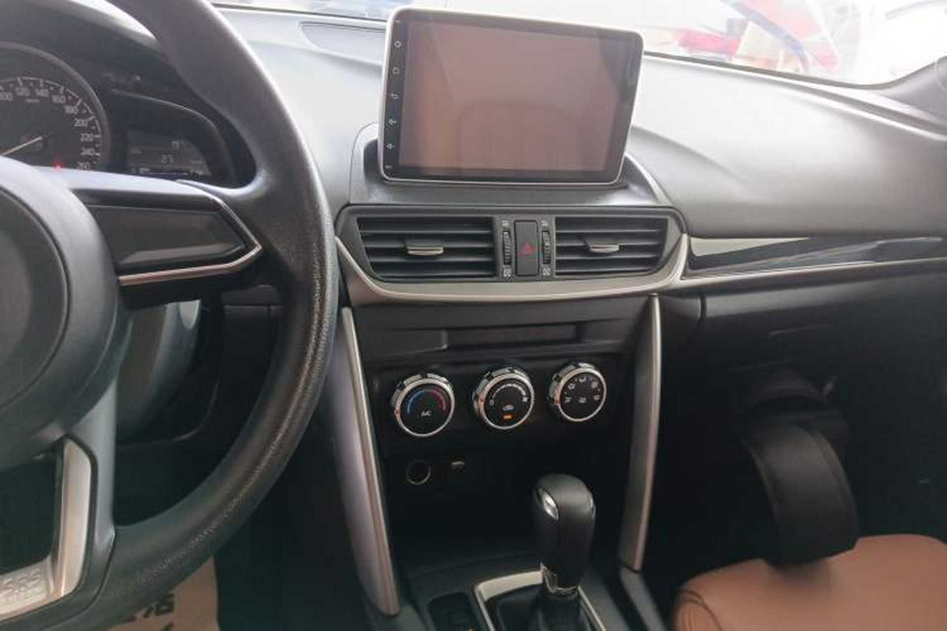 Used Mazda CX-4 2018 2.0L Automatic Two-Wheel Drive Blue Sky Dynamic Version China V Standard Audio And AC Panel