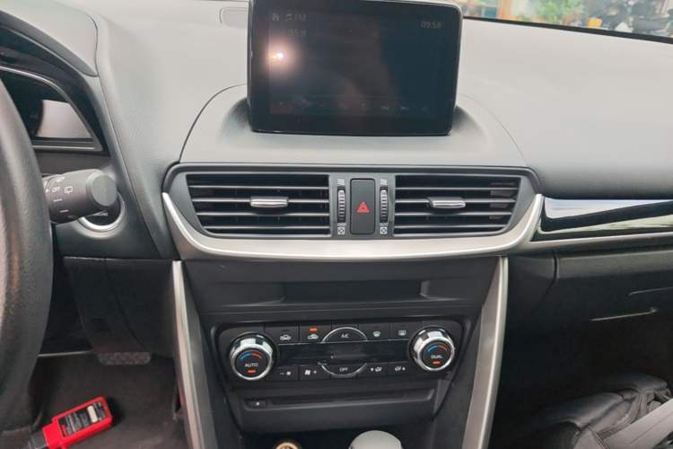 Used Mazda CX-4 2018 2.0L Automatic Two-Wheel Drive Blue Sky Exploration Version China V Standard Audio And AC Panel