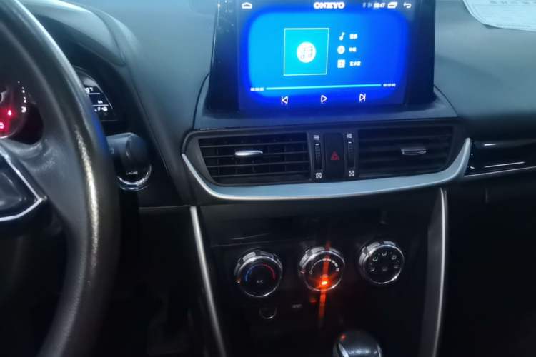 Used Mazda CX-4 2018 2.0L Automatic Two-Wheel Drive Blue Sky Dynamic Version China V Standard Audio And AC Panel