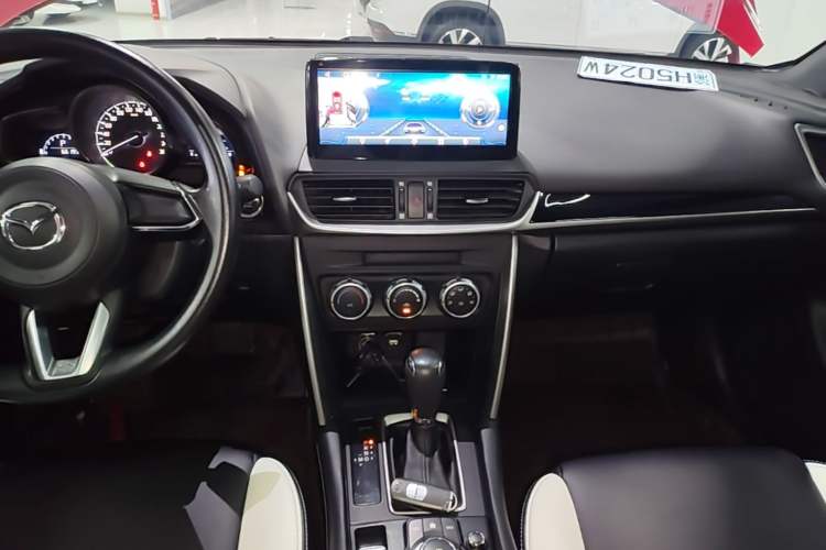 Used Mazda CX-4 2018 2.0L Automatic Two-Wheel Drive Blue Sky Dynamic Version China VI Standard Audio And AC Panel