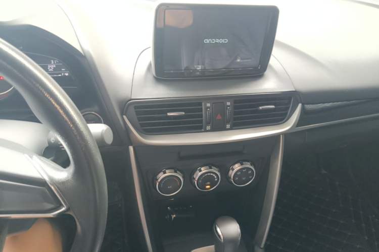 Used Mazda CX-4 2018 2.0L Automatic Two-Wheel Drive Blue Sky Dynamic Version China V Standard Audio And AC Panel