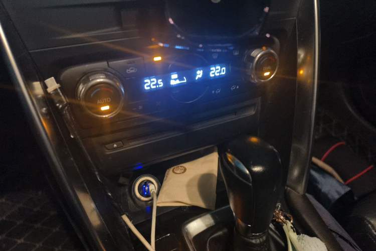 Used Mazda CX-4 2018 2.0L Automatic Two-Wheel Drive Blue Sky Exploration Version China V Standard Audio And AC Panel