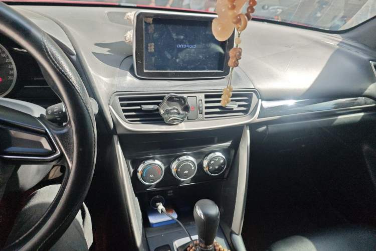 Used Mazda CX-4 2018 2.0L Automatic Two-Wheel Drive Blue Sky Dynamic Version China V Standard Audio And AC Panel