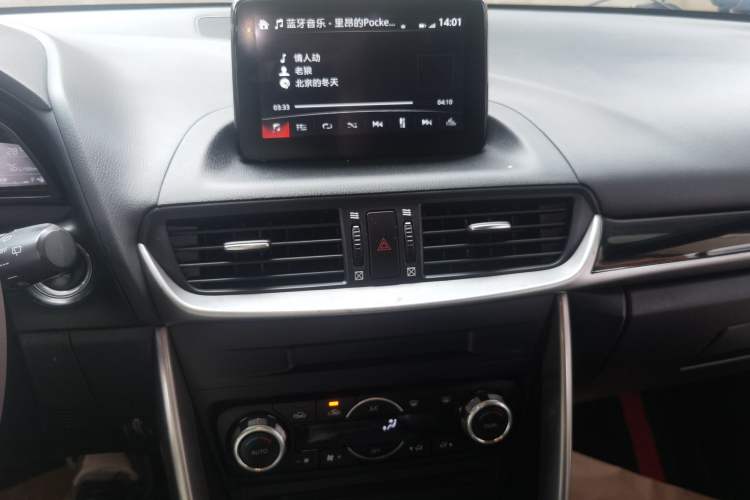 Used Mazda CX-4 2018 2.0L Automatic Two-Wheel Drive Blue Sky Exploration Version China V Standard Audio And AC Panel