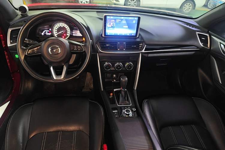 Used Mazda CX-4 2018 2.0L Automatic Two-Wheel Drive Blue Sky Dynamic Version China V Standard Audio And AC Panel