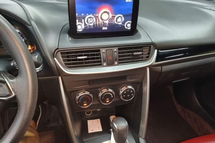 Used Mazda CX-4 2018 2.0L Automatic Two-Wheel Drive Blue Sky Dynamic Version China VI Standard Audio And AC Panel