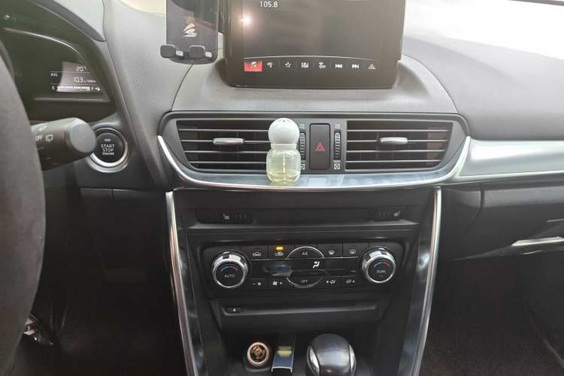 Used Mazda CX-4 2018 2.5L Automatic 4x4 Sky Passion Edition China VI Standard Audio And AC Panel