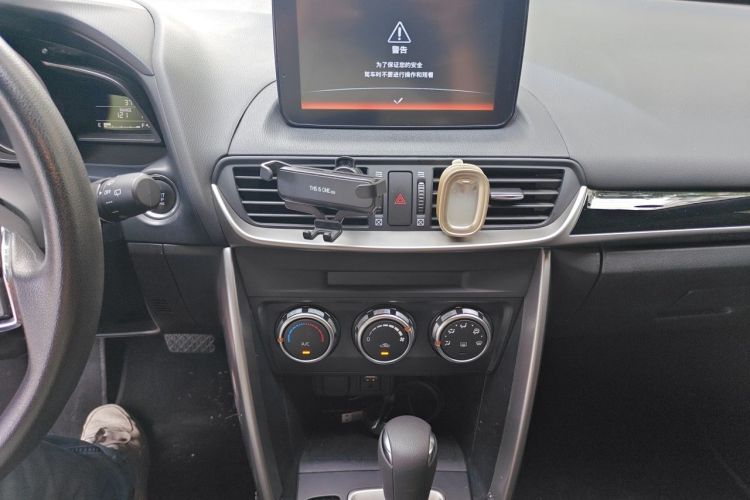 Used Mazda CX-4 2018 2.0L Automatic Two-Wheel Drive Blue Sky Dynamic Version China VI Standard Audio And AC Panel