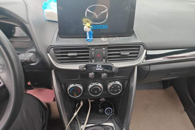 Used Mazda CX-4 2018 2.0L Manual Two-Wheel Drive Blue Sky Dynamic Edition China V Standard Audio And AC Panel