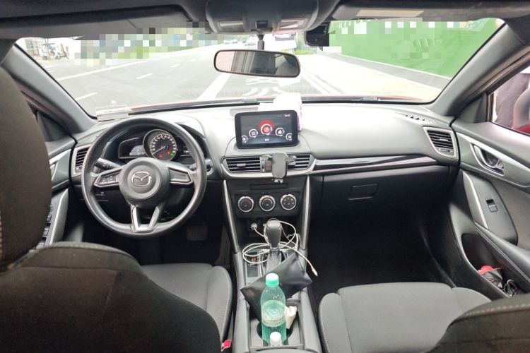 Used Mazda CX-4 2018 2.0L Automatic Two-Wheel Drive Blue Sky Dynamic Version China V Standard Center Console