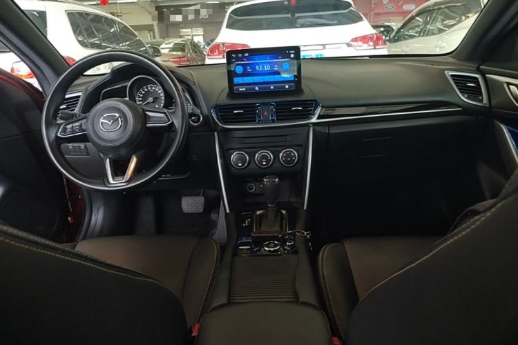Used Mazda CX-4 2018 2.0L Automatic Two-Wheel Drive Blue Sky Dynamic Version China V Standard Center Console