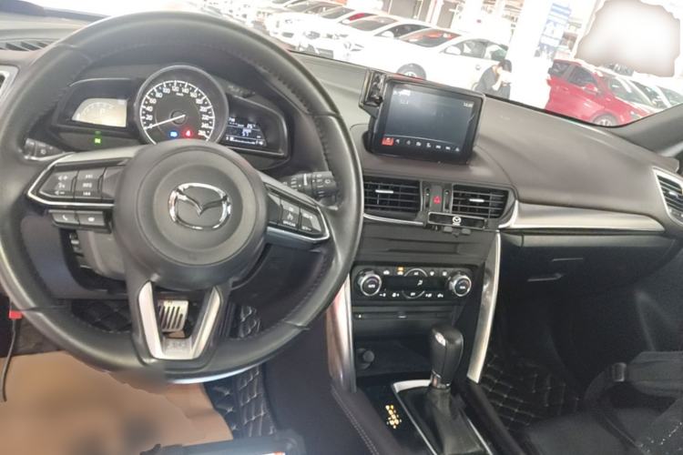 Used Mazda CX-4 2018 2.0L Automatic Two-Wheel Drive Blue Sky Luxury Edition Center Console