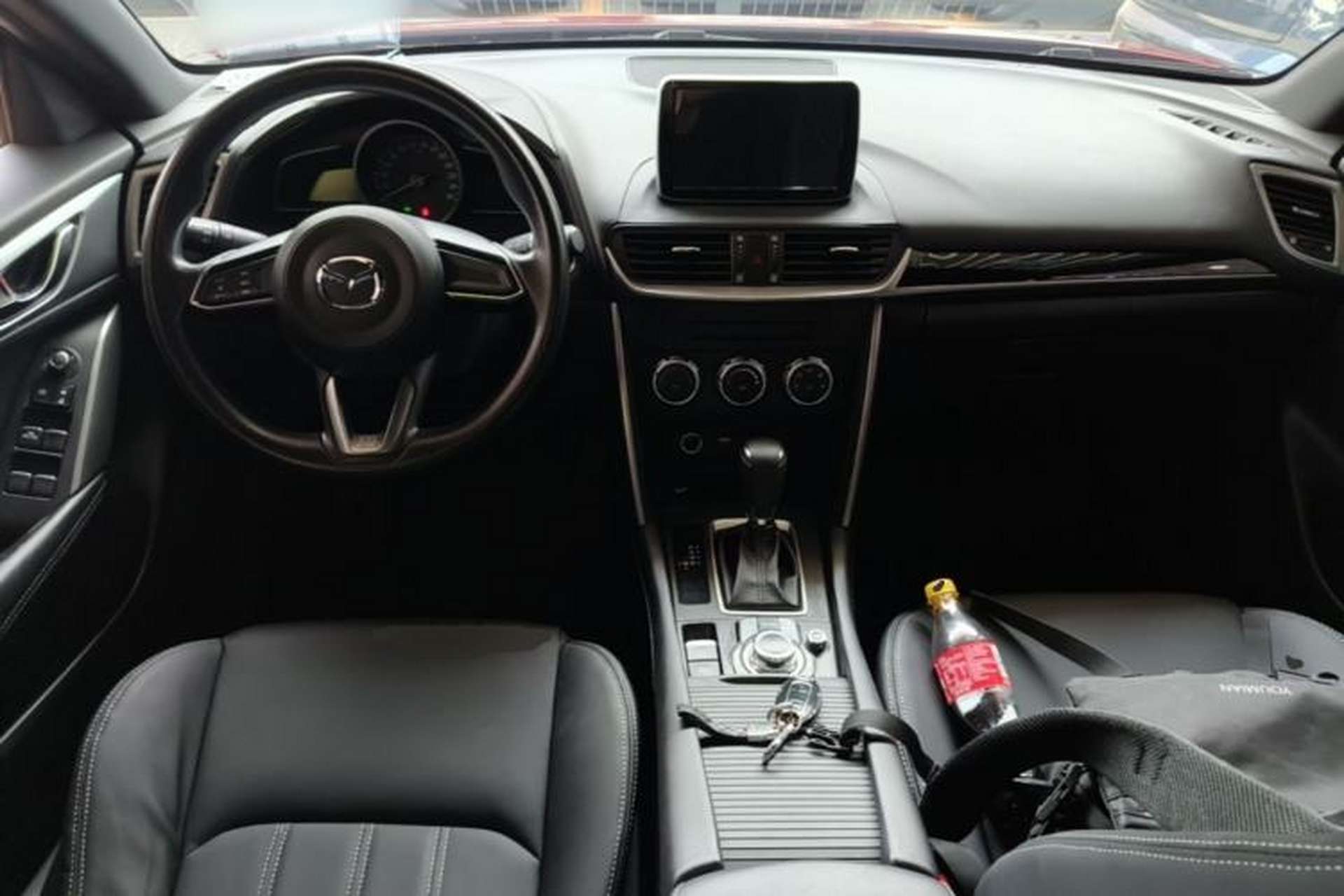 Used Mazda CX-4 2018 2.0L Automatic Two-Wheel Drive Blue Sky Dynamic Version China V Standard Center Console