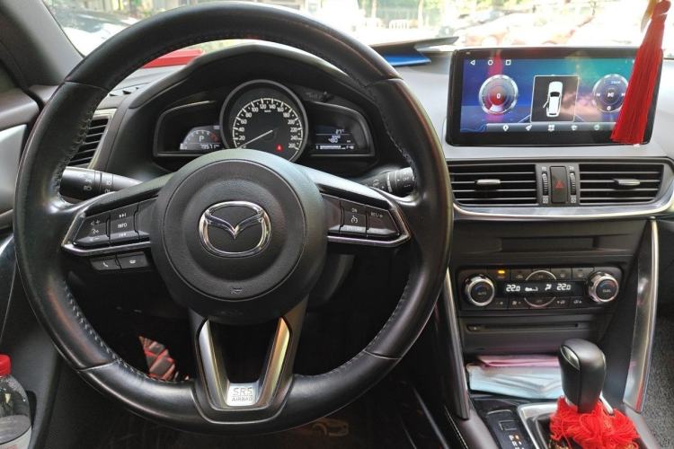 Used Mazda CX-4 2018 2.0L Automatic Two-Wheel Drive Blue Sky Premium Upgrade Version China V Standard Center Console