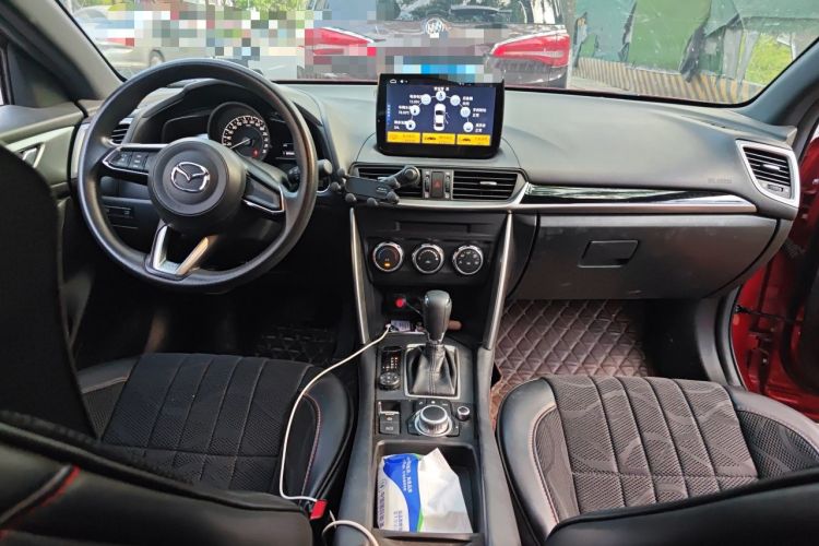 Used Mazda CX-4 2018 2.0L Automatic Two-Wheel Drive Blue Sky Dynamic Version China V Standard Center Console