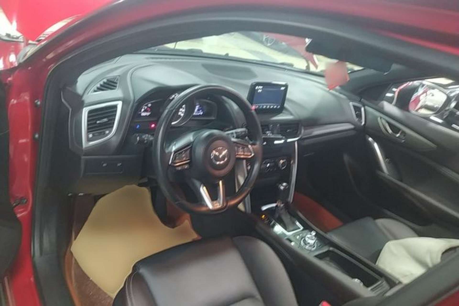 Used Mazda CX-4 2018 2.0L Automatic Two-Wheel Drive Blue Sky Premium Upgrade Version China VI Standard Center Console