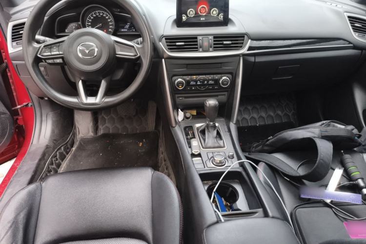Used Mazda CX-4 2018 2.0L Automatic Two-Wheel Drive Blue Sky Exploration Version China V Standard Center Console
