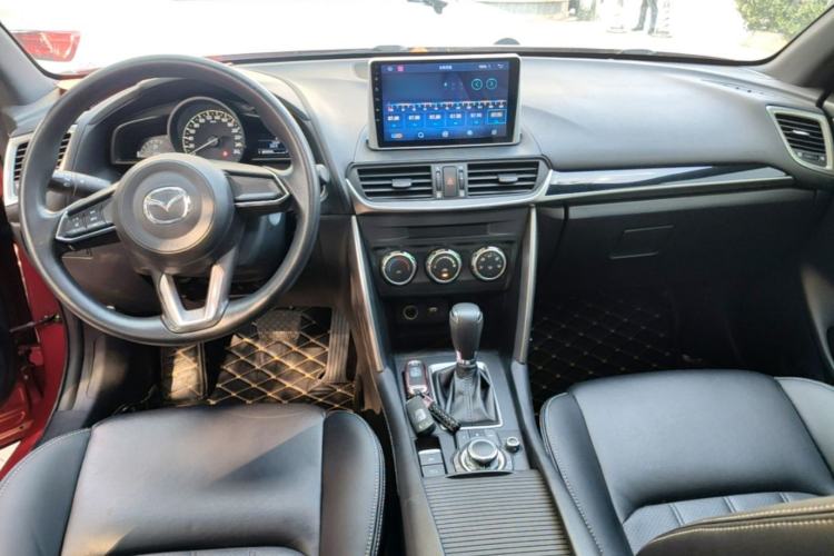 Used Mazda CX-4 2018 2.0L Automatic Two-Wheel Drive Blue Sky Dynamic Version China V Standard Center Console
