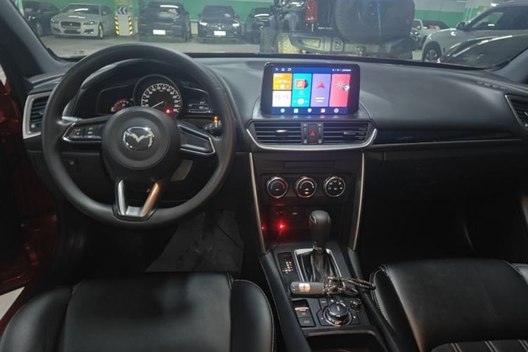 Used Mazda CX-4 2018 2.0L Automatic Two-Wheel Drive Blue Sky Dynamic Version China V Standard Center Console