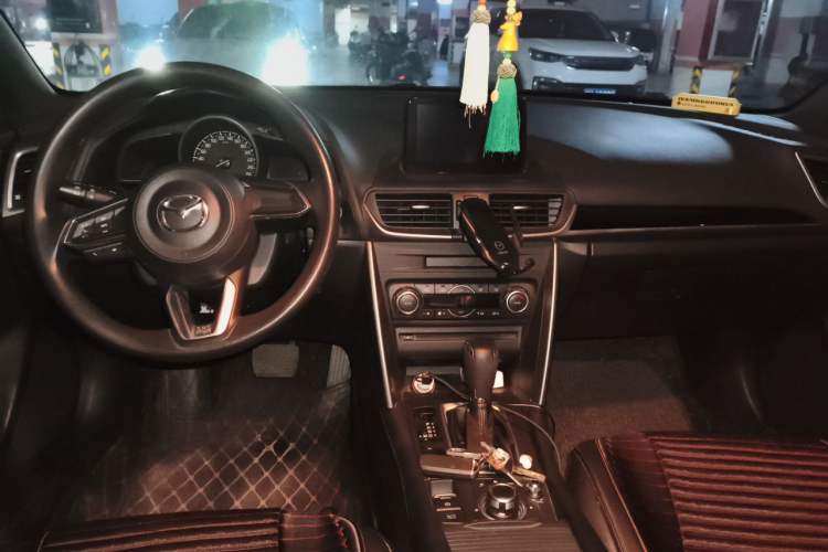 Used Mazda CX-4 2018 2.0L Automatic 2WD ZhiLing Tech Edition China V Standard Center Console