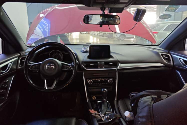 Used Mazda CX-4 2018 2.0L Automatic Two-Wheel Drive Blue Sky Luxury Edition Center Console