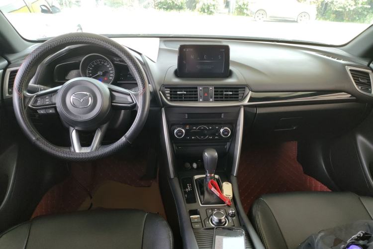 Used Mazda CX-4 2018 2.0L Automatic 2WD Blue Sky Exploration Edition China VI Standard Center Console