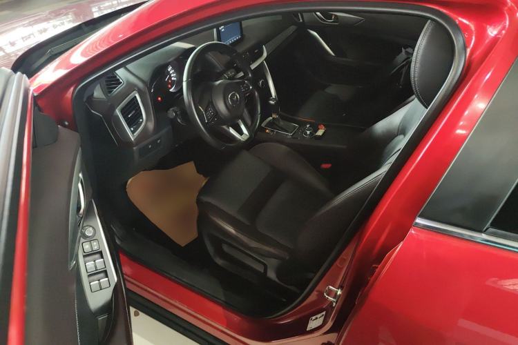 Used Mazda CX-4 2018 2.0L Automatic Two-Wheel Drive Blue Sky Luxury Edition Driver Seat