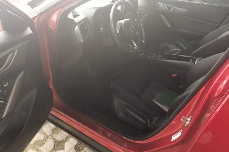 Used Mazda CX-4 2018 2.0L Automatic Two-Wheel Drive Blue Sky Dynamic Version China V Standard Driver Seat