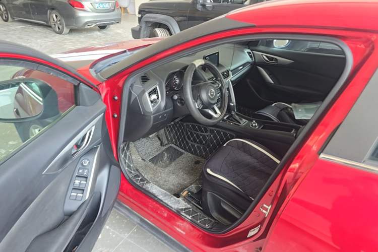 Used Mazda CX-4 2018 2.0L Automatic Two-Wheel Drive Blue Sky Exploration Version China V Standard Driver Seat