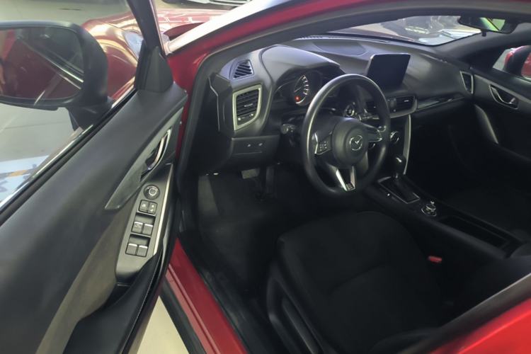 Used Mazda CX-4 2018 2.0L Automatic Two-Wheel Drive Blue Sky Dynamic Version China VI Standard Driver Seat