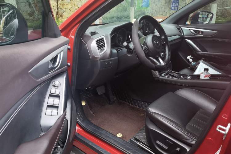 Used Mazda CX-4 2018 2.5L Automatic 4x4 Sky Passion Edition China VI Standard Driver Seat