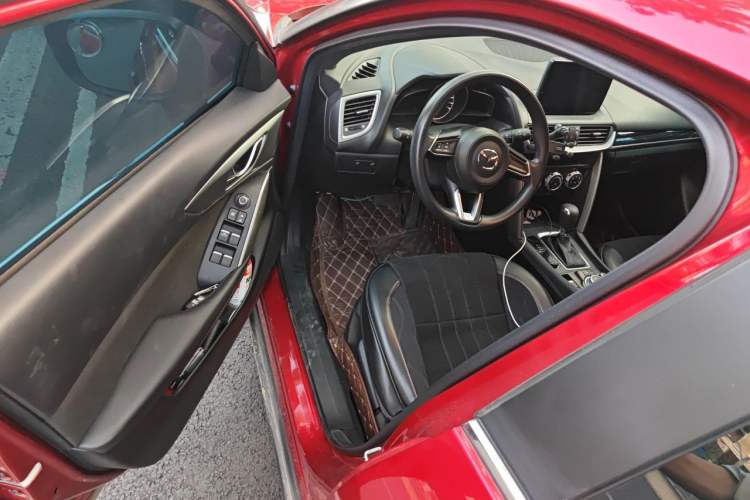 Used Mazda CX-4 2018 2.0L Automatic Two-Wheel Drive Blue Sky Dynamic Version China V Standard Driver Seat