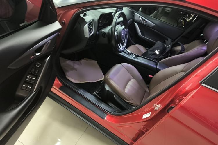 Used Mazda CX-4 2018 2.0L Automatic Two-Wheel Drive Blue Sky Exploration Version China V Standard Driver Seat