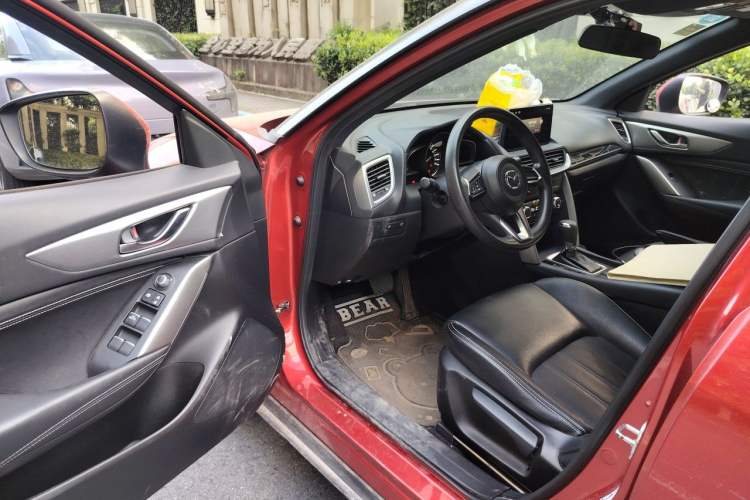 Used Mazda CX-4 2018 2.0L Automatic Two-Wheel Drive Blue Sky Dynamic Version China V Standard Driver Seat