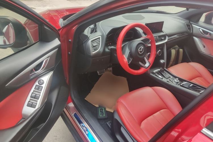Used Mazda CX-4 2018 2.0L Automatic Two-Wheel Drive Blue Sky Dynamic Version China V Standard Driver Seat