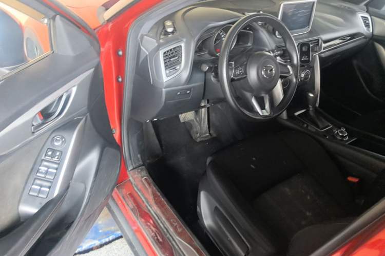 Used Mazda CX-4 2018 2.0L Automatic Two-Wheel Drive Blue Sky Dynamic Version China V Standard Driver Seat
