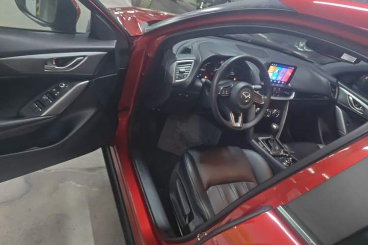 Used Mazda CX-4 2018 2.0L Automatic Two-Wheel Drive Blue Sky Dynamic Version China V Standard Driver Seat