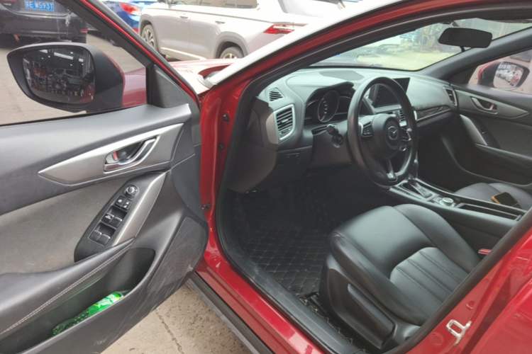 Used Mazda CX-4 2018 2.0L Automatic Two-Wheel Drive Blue Sky Dynamic Version China V Standard Driver Seat