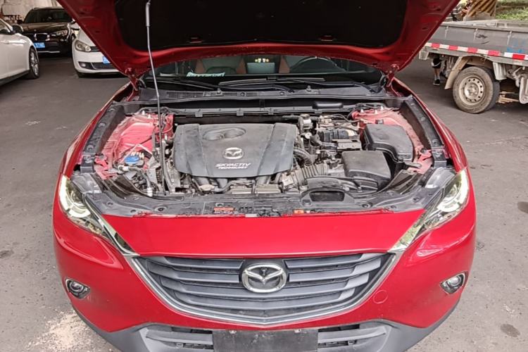 Used Mazda CX-4 2018 2.0L Automatic Two-Wheel Drive Blue Sky Premium Upgrade Version China VI Standard Engine Bay