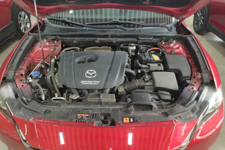 Used Mazda CX-4 2018 2.0L Automatic Two-Wheel Drive Blue Sky Dynamic Version China VI Standard Engine Bay