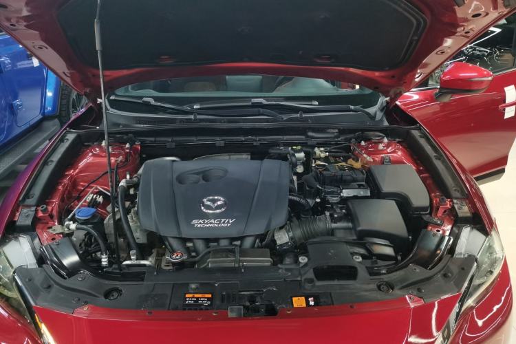 Used Mazda CX-4 2018 2.0L Automatic Two-Wheel Drive Blue Sky Dynamic Version China VI Standard Engine Bay