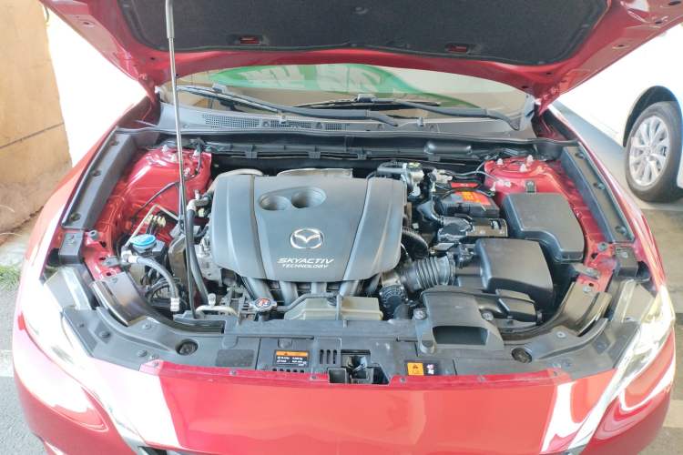 Used Mazda CX-4 2018 2.0L Automatic Two-Wheel Drive Blue Sky Dynamic Version China V Standard Engine Bay