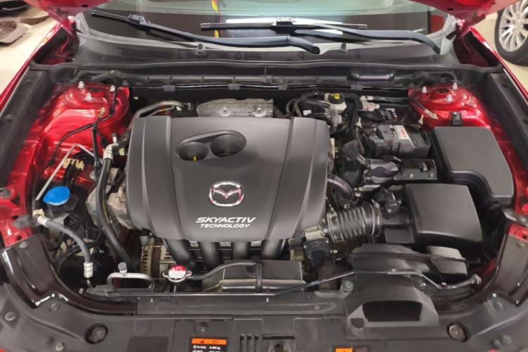 Used Mazda CX-4 2018 2.0L Automatic Two-Wheel Drive Blue Sky Dynamic Version China V Standard Engine Bay