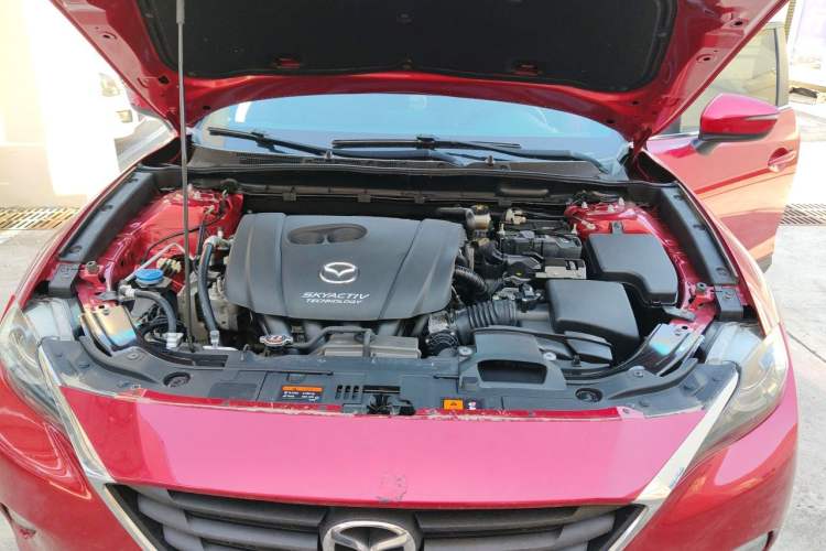 Used Mazda CX-4 2018 2.0L Automatic 2WD Blue Sky Exploration Edition China VI Standard Engine Bay