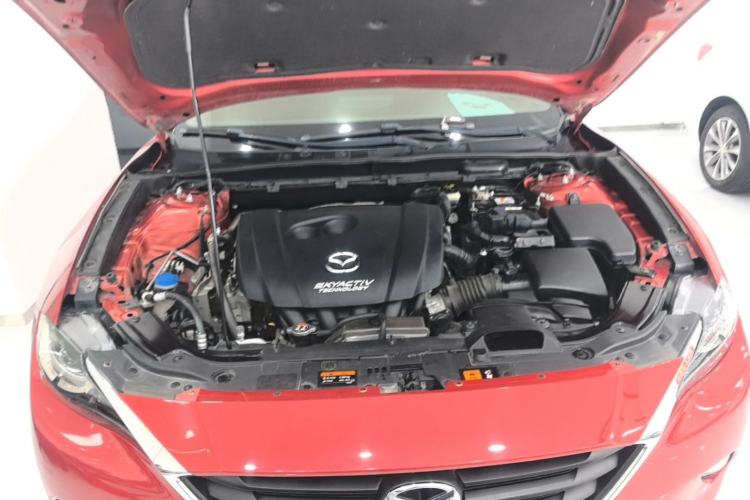 Used Mazda CX-4 2018 2.0L Automatic Two-Wheel Drive Blue Sky Dynamic Version China VI Standard Engine Bay