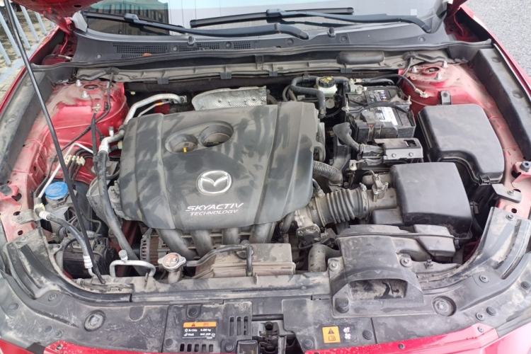 Used Mazda CX-4 2018 2.0L Automatic Two-Wheel Drive Blue Sky Premium Upgrade Version China VI Standard Engine Bay