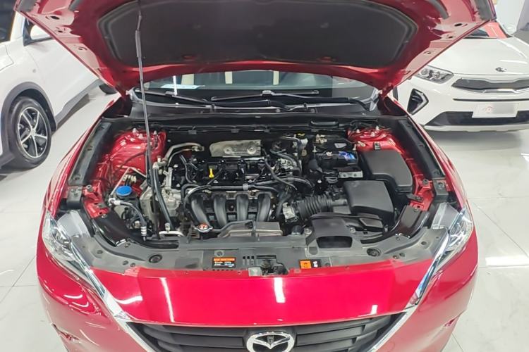 Used Mazda CX-4 2018 2.0L Automatic Two-Wheel Drive Blue Sky Dynamic Version China VI Standard Engine Bay