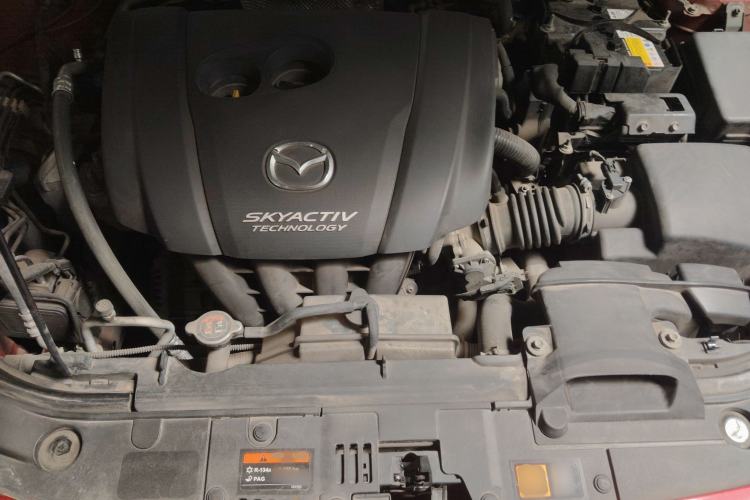Used Mazda CX-4 2018 2.0L Automatic Two-Wheel Drive Blue Sky Premium Upgrade Version China V Standard Engine Bay