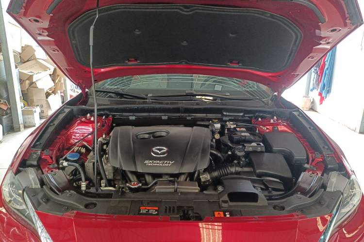 Used Mazda CX-4 2018 2.0L Automatic Two-Wheel Drive Blue Sky Dynamic Version China VI Standard Engine Bay